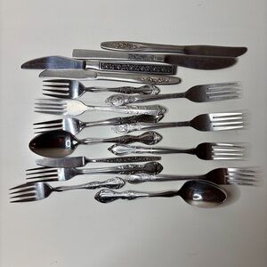 Vtg Flatware Mixed Lot 16 Ornate Fancy Patterns Silverware Jewelry Art Floral